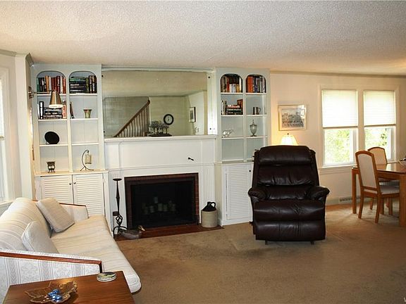 4th image of 317 Walton Dr