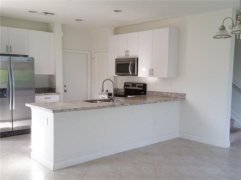 1st image of 315 NE 194th Ln