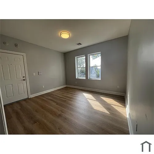 6 Sterling St #3 Photo 1