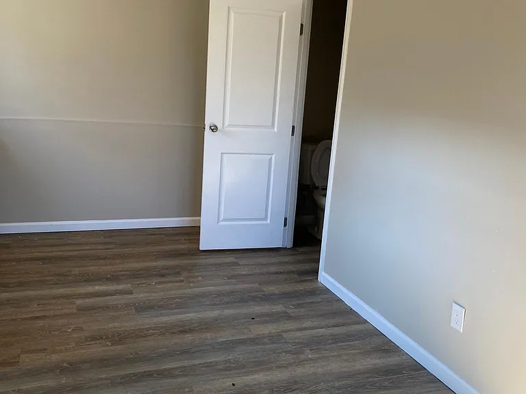 2506 Meadowmar Ln — Photo 13