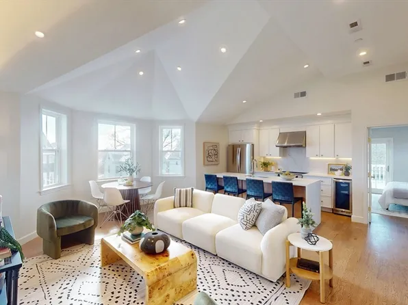 411 Salem St #3, Medford, MA 02155