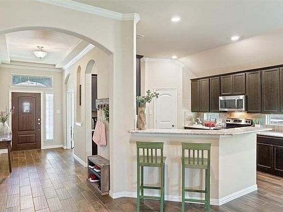 5th image of 16720 White Rock Blvd