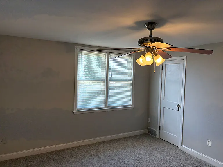 139 W Madison Ave — Photo 13