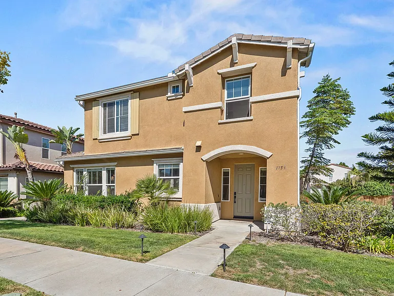1753 Reichert Way — Photo 3