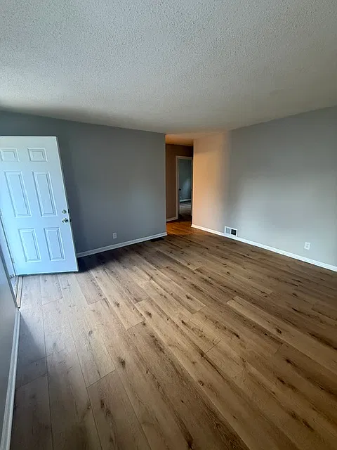 2 bed, 882 sqft, $900 — Photo 2