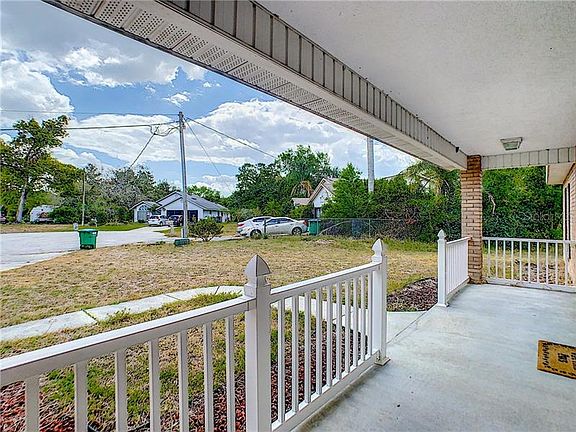 4th image of 2790 Conyers Ct
