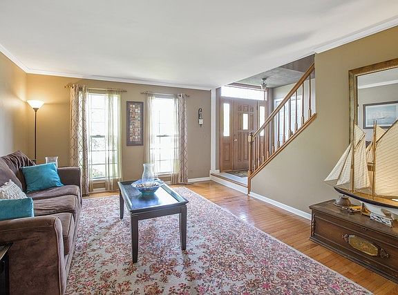 3rd image of 760 Elderberry Ct