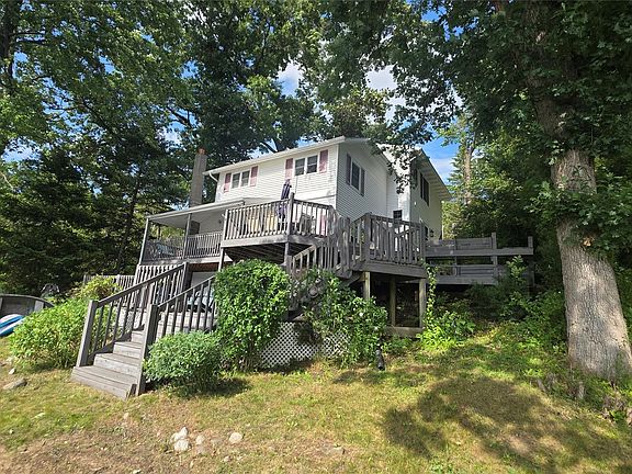5th image of 701 Community Dr