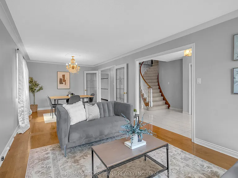 489 Acadia Dr — Photo 6