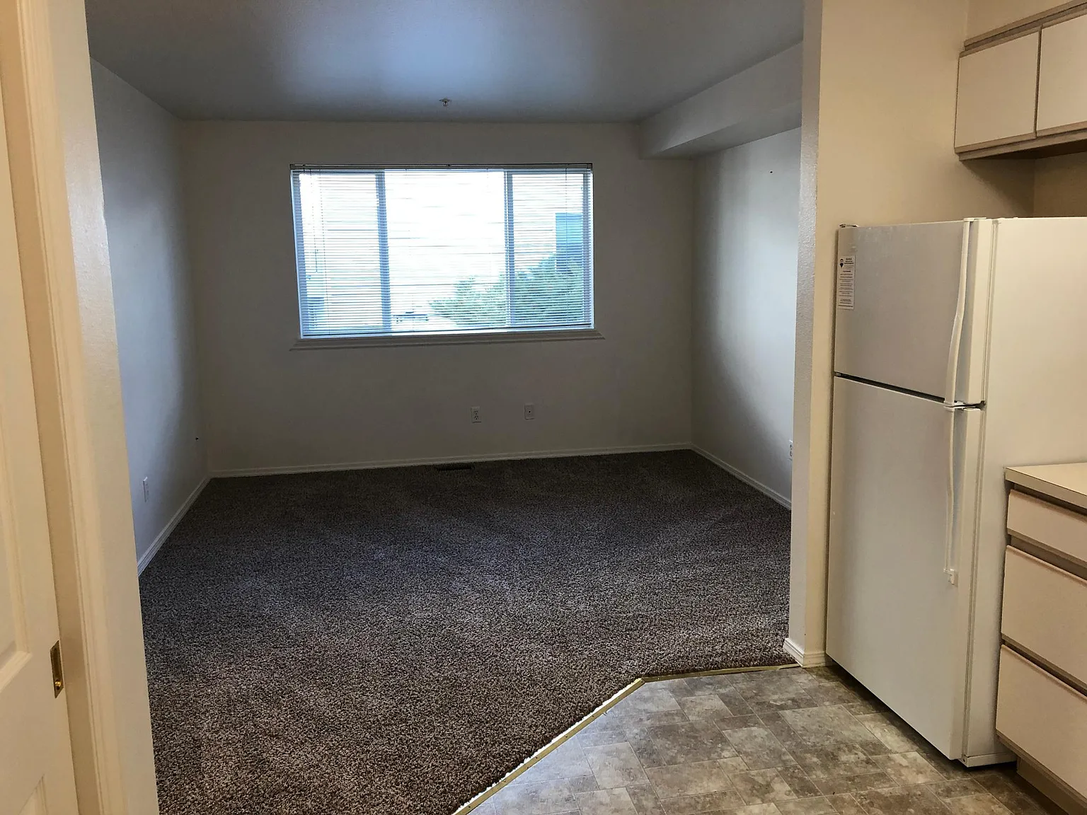 2 bed, 858 sqft, $1,250 — Photo 3