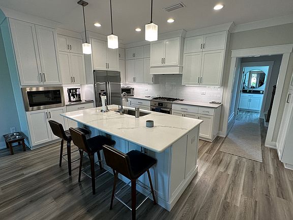 2nd image of 215 English Cove Ct