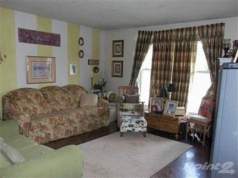 3rd image of 134 Marlboro Ave