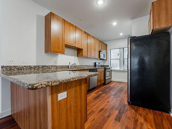 5th image of 3001-3009 W Gunnison St #3009-1S