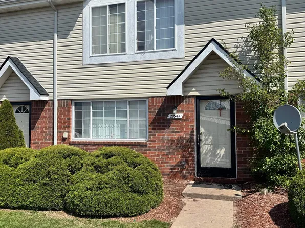 29941 Emily Ln #123, New Baltimore, MI 48047