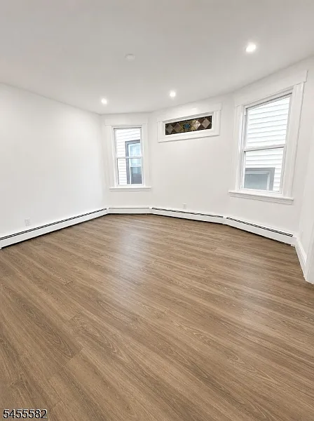 3 bed, 1.0 bath, $2,500 — Photo 3