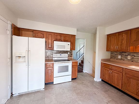 2nd image of 7533 Ardwell Dr