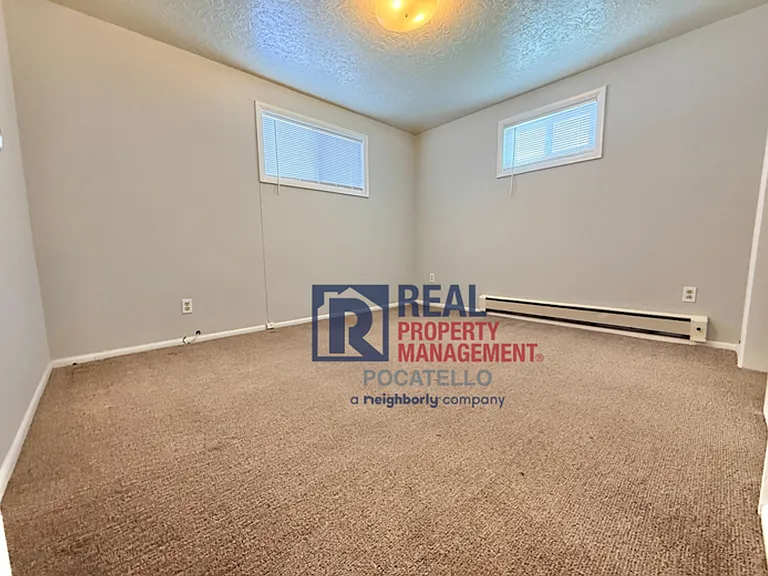 1921 Monte Vista Dr — Photo 11