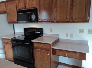 12782 N Schenkel Dr, Milford, IN 46542