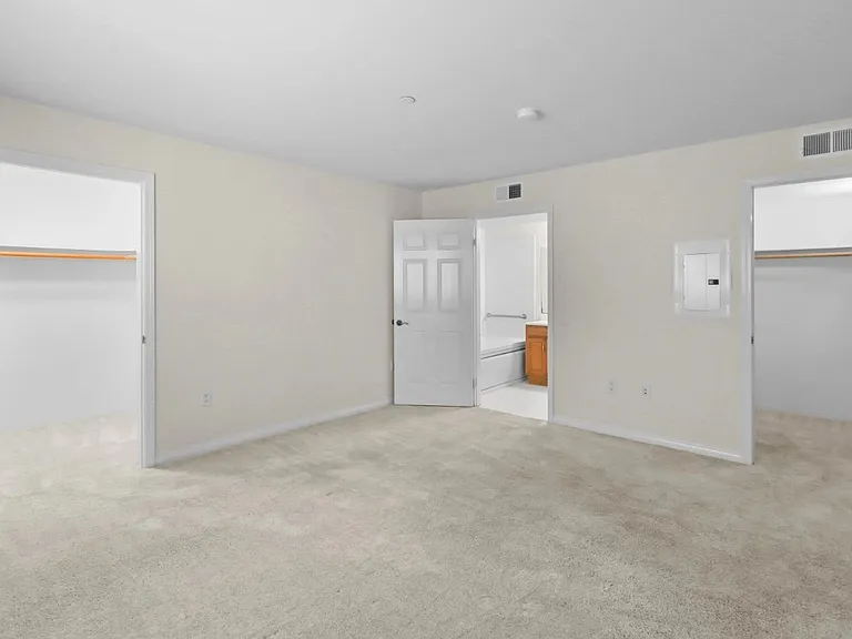 4262 Lindblade Dr #240 — Photo 11