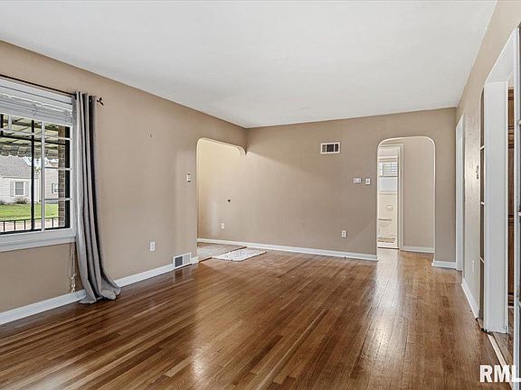 4th image of 2020 Marland St