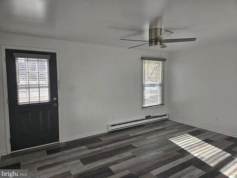 311 E Park Ave — Photo 2
