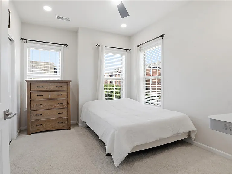23755 Hopewell Manor Ter — Photo 27