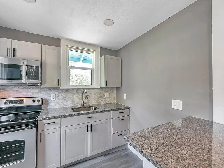 3454 14th Ave S #2 — Photo 2
