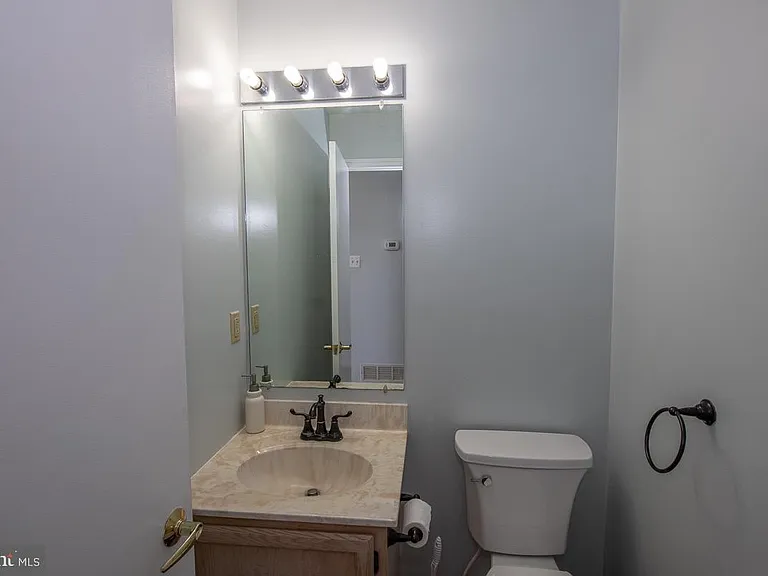 1216 Ogden St — Photo 18
