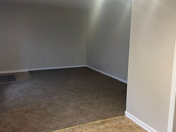 4th image of 124 21st Ave NE #101