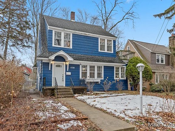 2nd image of 1728 Union Ave SE