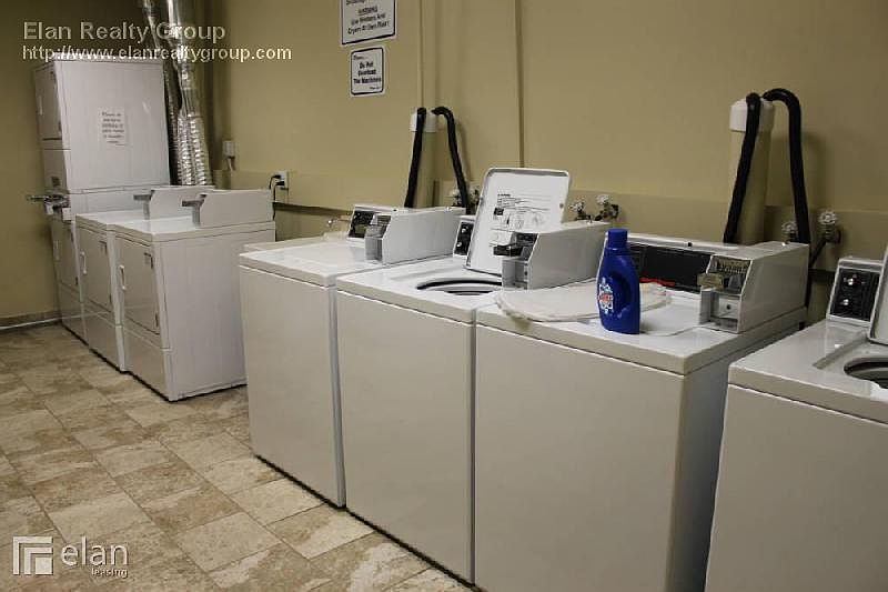 2nd image of 839 W Sheridan Rd APT 315