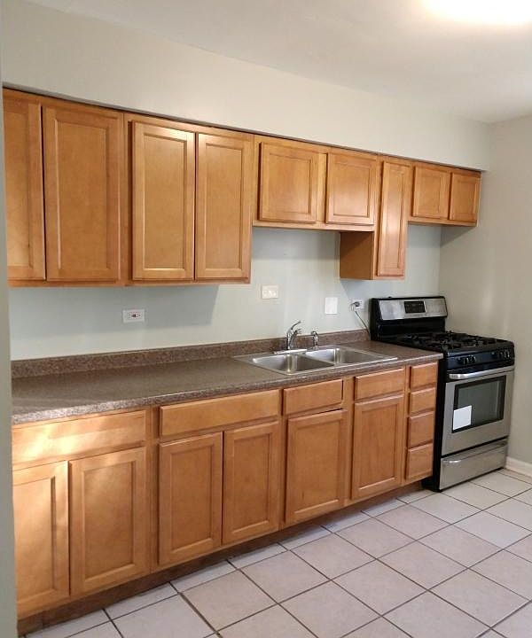 1st image of 7515 N Seeley Ave APT 2B