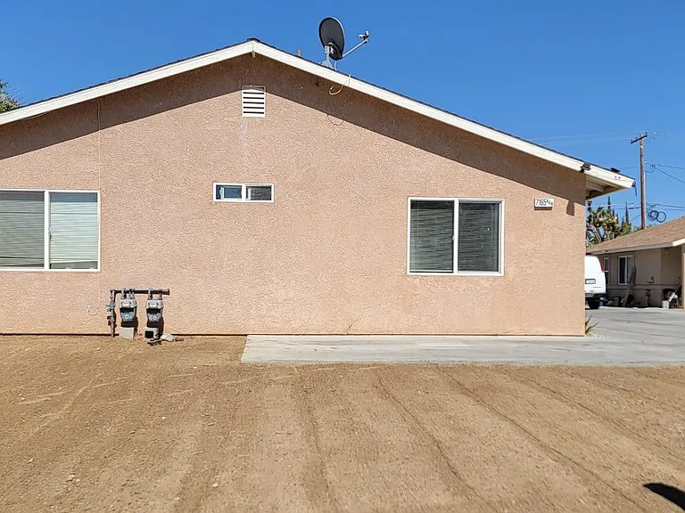 Sage Ave — Photo 1