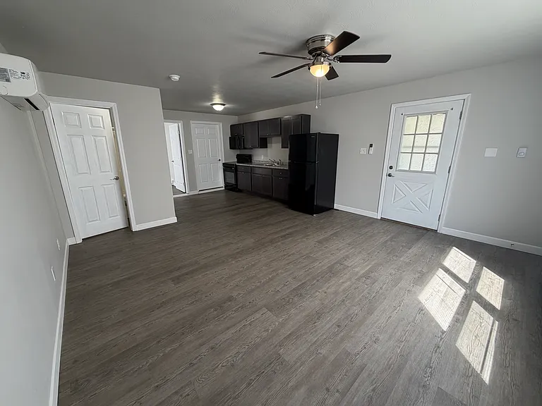 718 Benham St #A — Photo 1