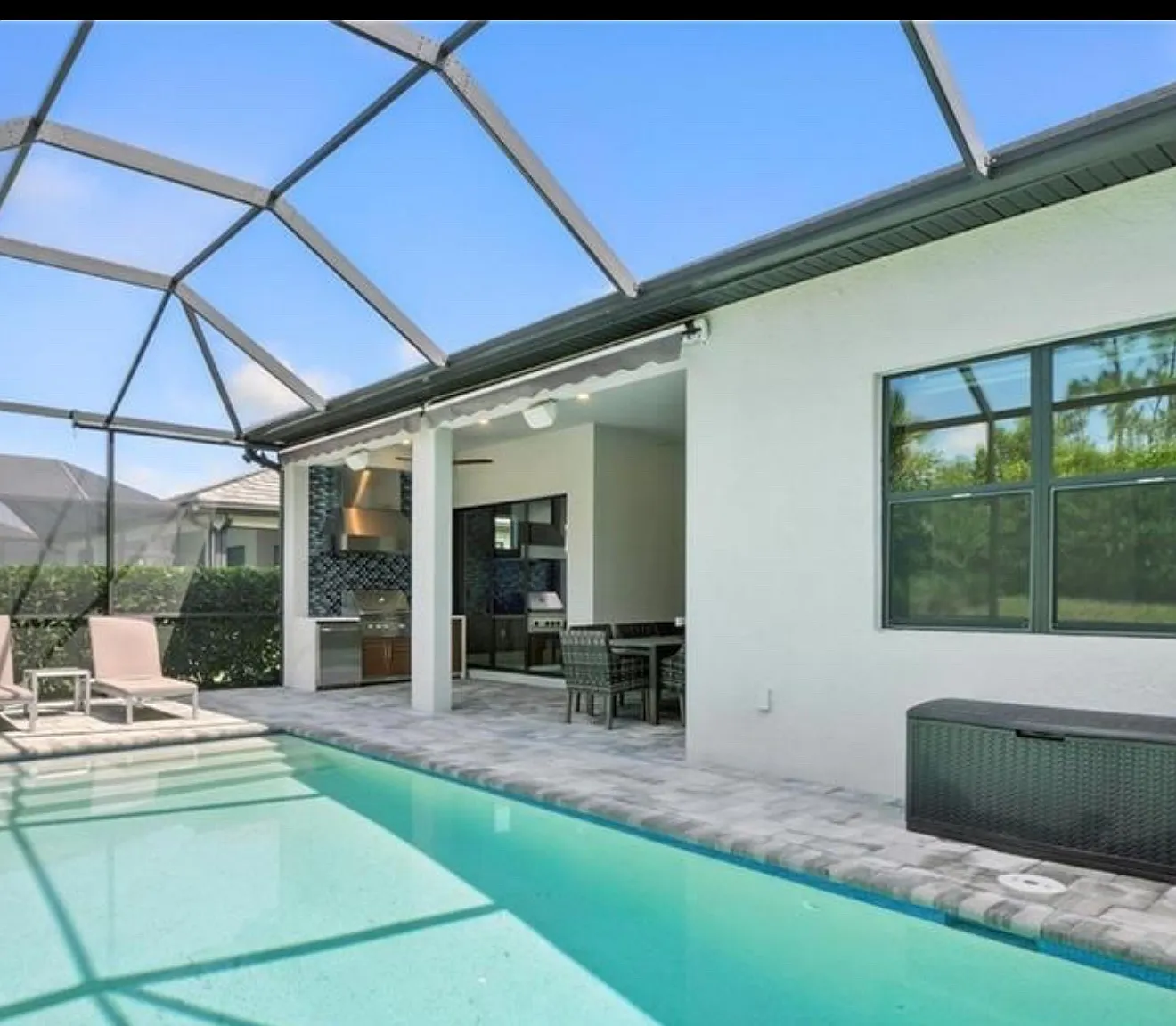 3 bed, 2.5 bath, 2100 sqft, $6,000 — Photo 2