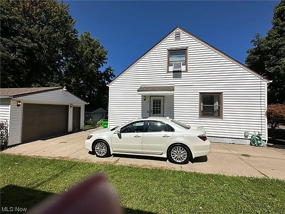 2nd image of 640 Crawford Ave