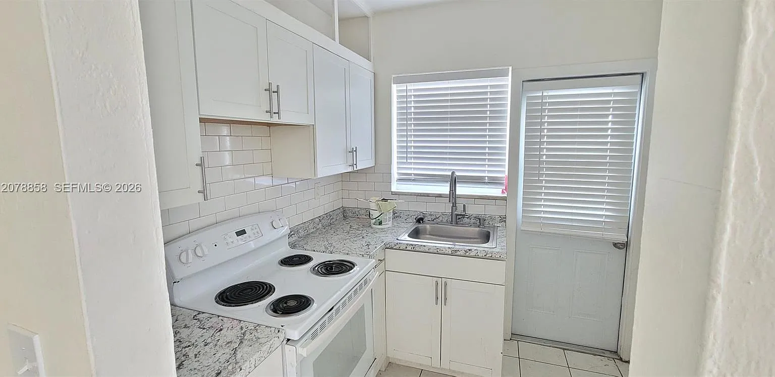 Oleta Terr N Miami Beach — Photo 2