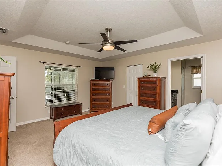 7 Lancaster Ln — Photo 53