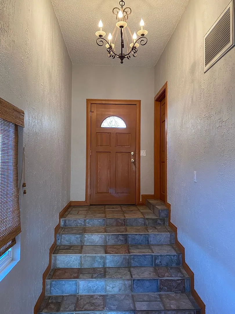 3 bed, 1 1/2 baths home in Twin Lakes community in Chatsworth — Photo 4