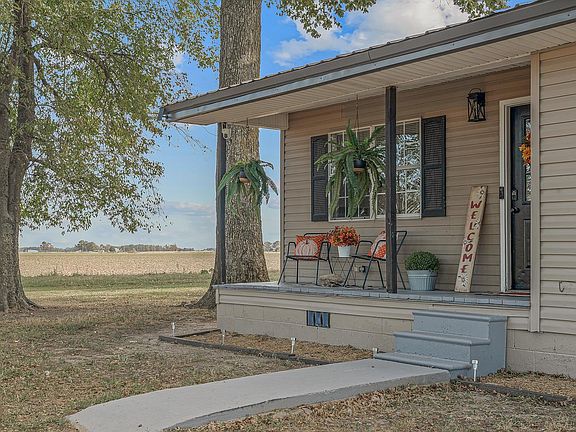 2nd image of 3002 County Road 945