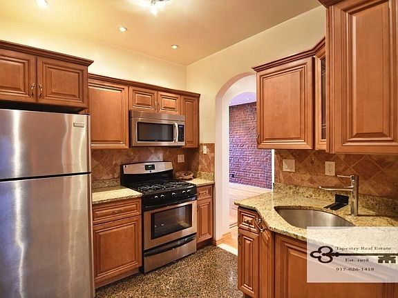 2nd image of 3206 36th Ave APT 2F