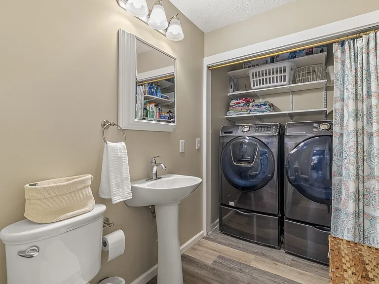2541 Cross Winds Ln — Photo 16