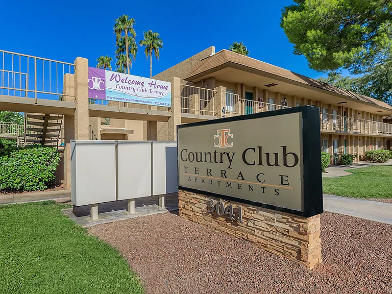 Country Club Terrace — Photo 22