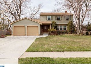 15 Charter Oak Ln, Marlton, NJ 08053