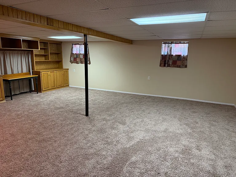 1011 Aaron Dr — Photo 3