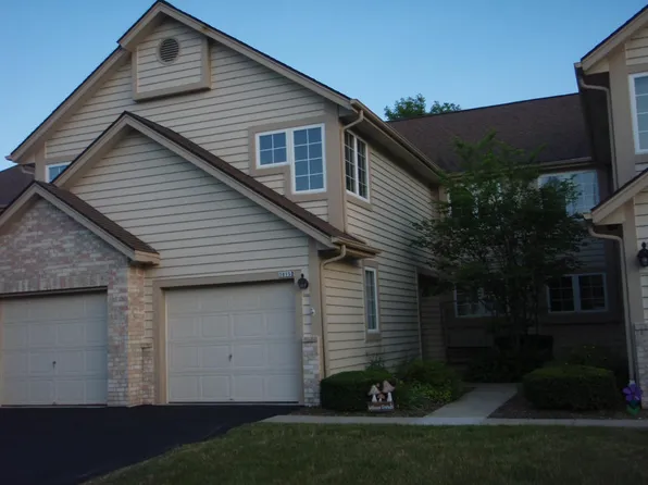 3015 River Birch Dr E, Brookfield, WI 53045