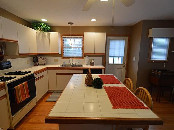 5th image of 2729 Fairview Pl