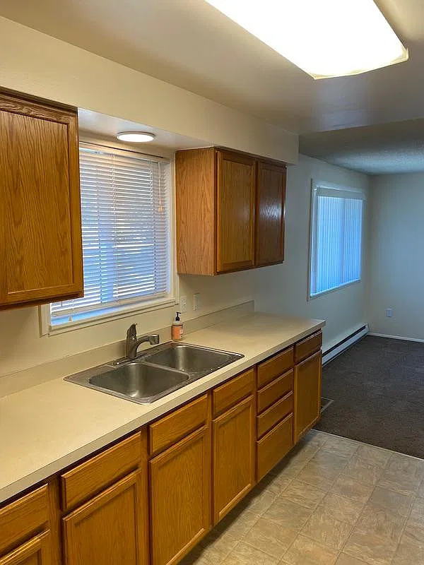 2 bed, 1816 sqft, $1,300 — Photo 3