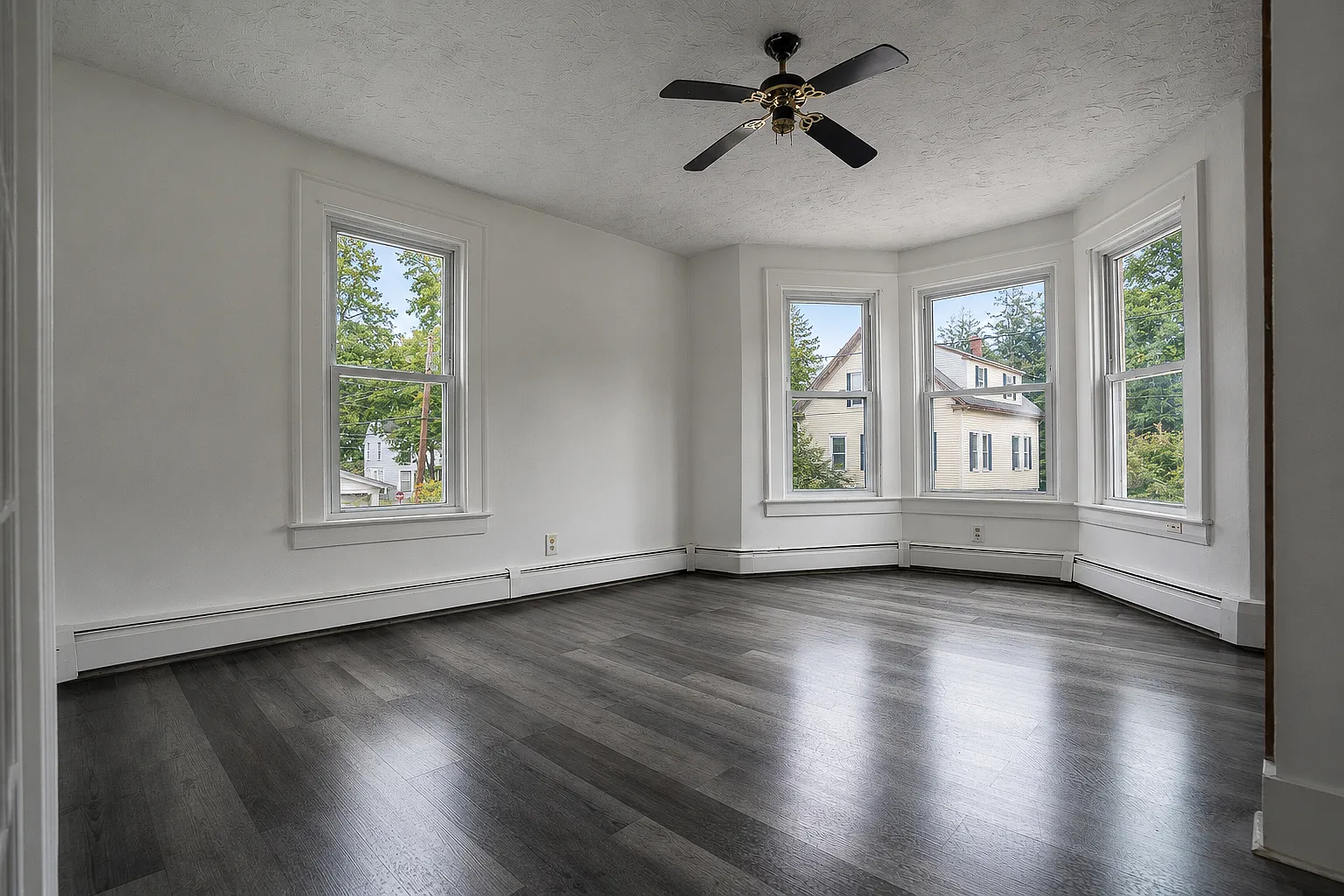 100 Graham Street - 2 — Photo 4