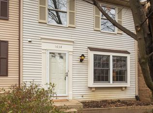 1634 Sierra Woods Dr, Reston, VA 20194